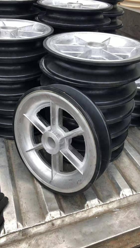 เส้นผ่านศูนย์กลางล้อขนาดใหญ่ Cable Pulley Block ตัวนำตัวนำ Triple Triple Sheaves