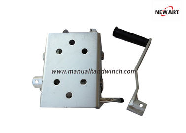 เครื่องกว้านลากกำลังทางทะเลมือสามความเร็ว Dacromet กำลังการอนุมัติ CE 2200 ปอนด์ ผู้ผลิต